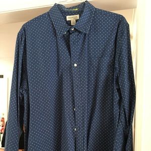 Men’s casual button down shirt